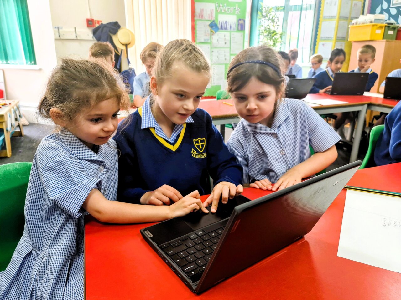 1717495834_Another-great-example-of-Prep-and-Pre-Prep-pupils-working-together-1280x960.jpg