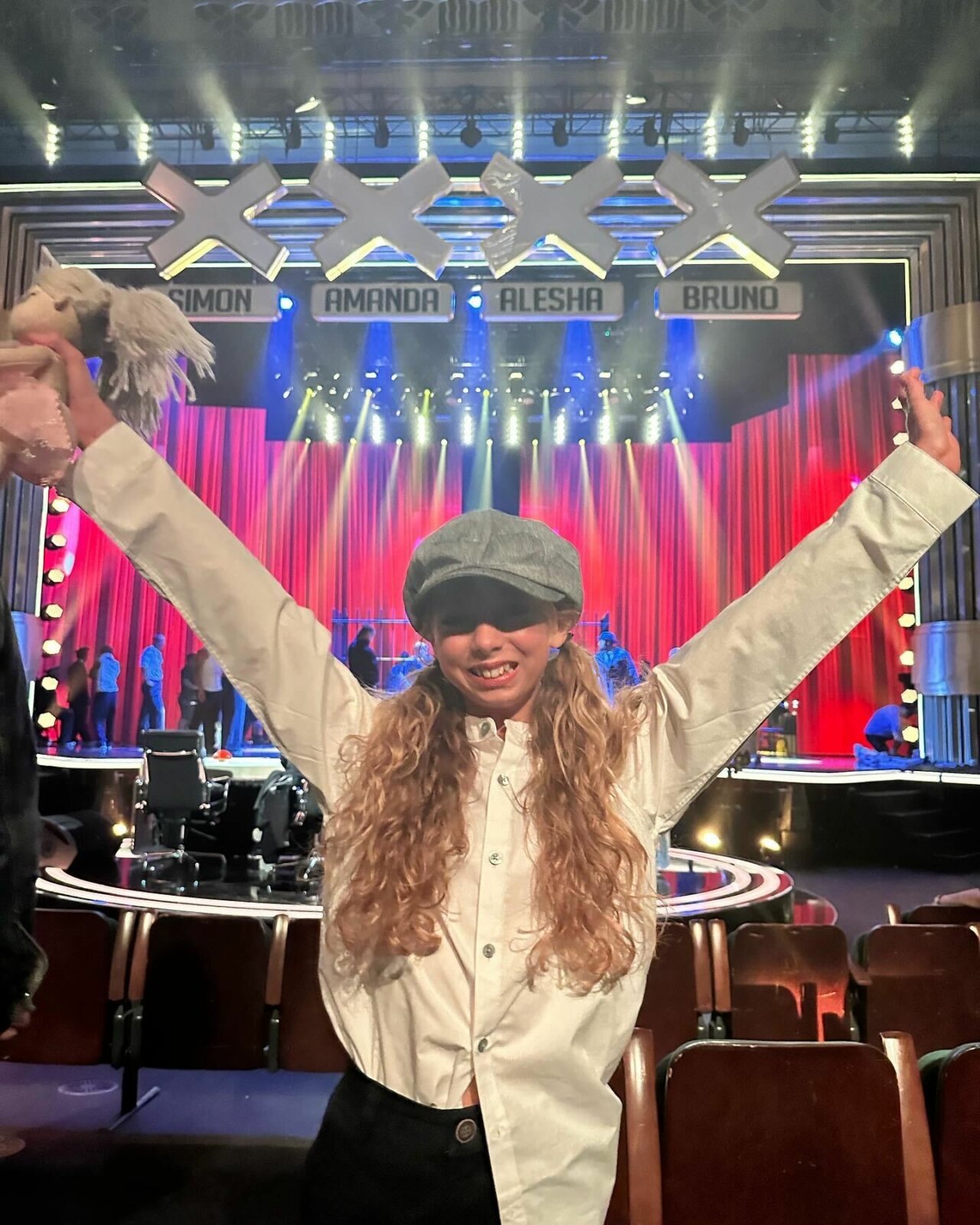 1717519235_Previous-pupil-Lily-Watkins-had-the-amazing-opportunity-to-perform-1280x1600.jpg