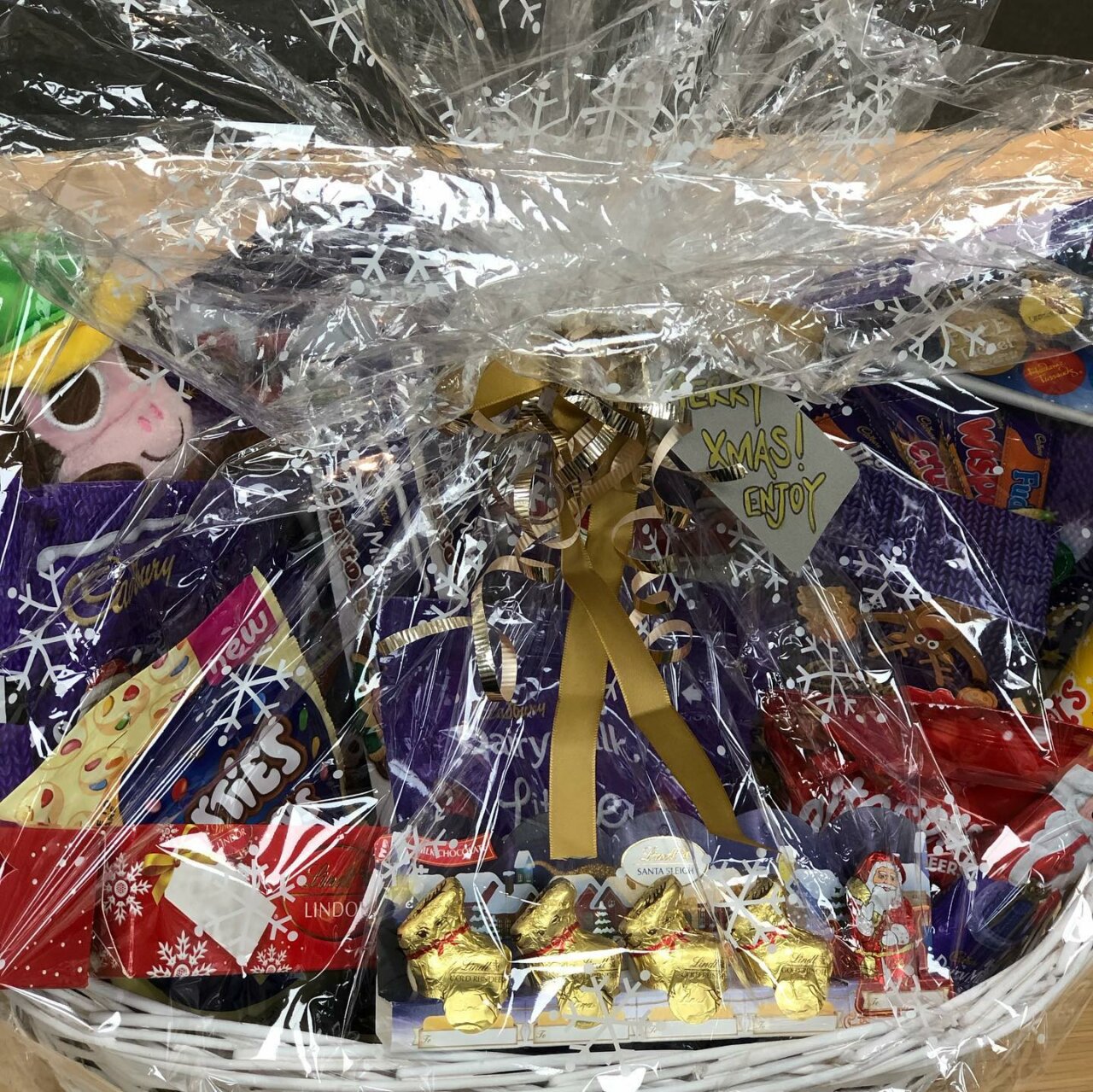 1717557634_Three-amazing-hampers-are-up-for-grabs-from-the-SMSA-1280x1279.jpg