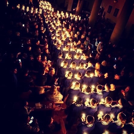 1717570833_Christingle-2019-a-stunning-view-of-the-candles-Christingle-stmichaelsprepato.jpg